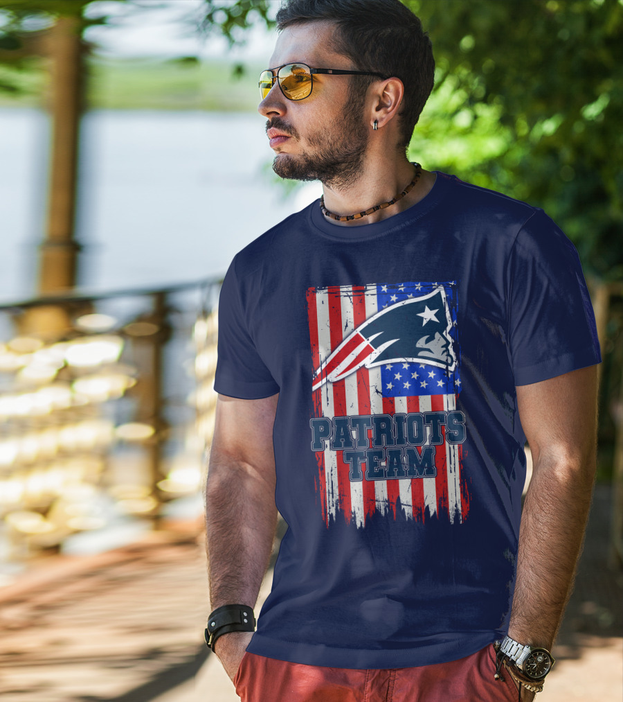 New England Patriots Team Logo With American Flag T-Shirt
