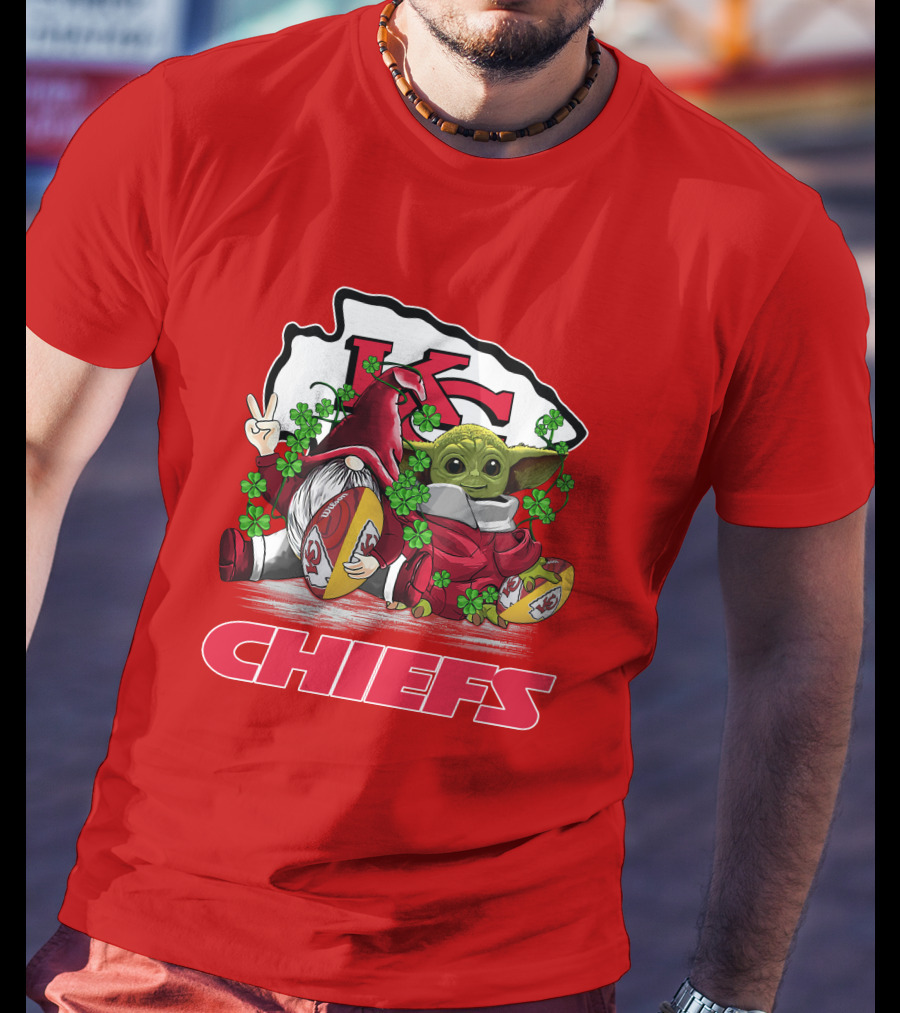 Kansas City Chiefs St. Patrick’s Day Baby Yoda And Gnome Football Shamrocks T-Shirt