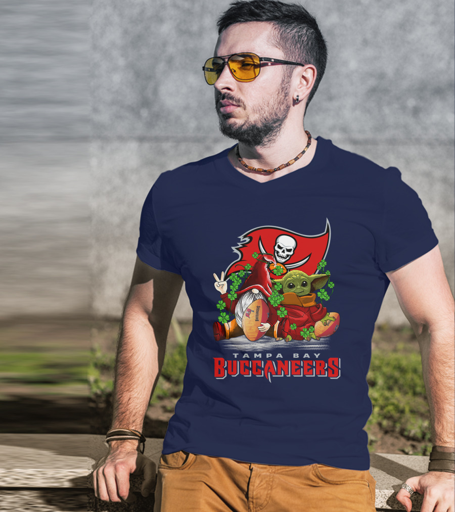 Tampa Bay Buccaneers Gnome And Baby Alien Football Peace T-Shirt