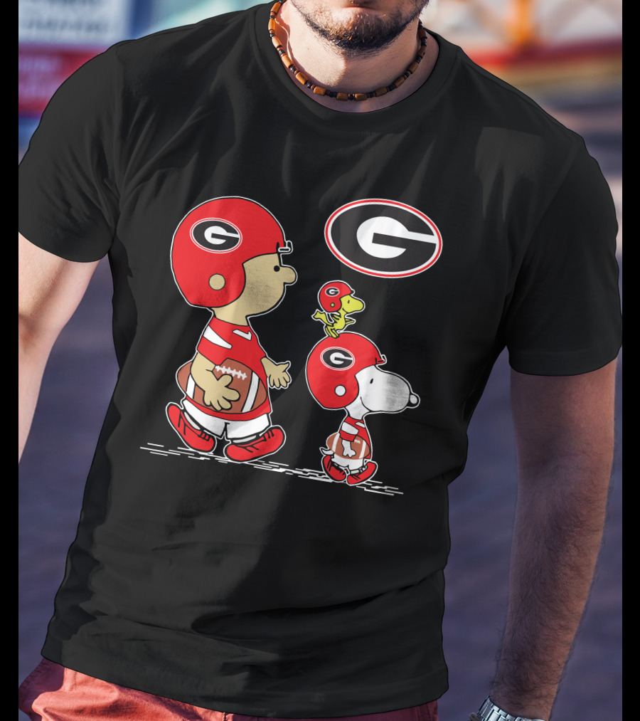 Georgia Bulldogs Charlie Brown And Snoopy Football Team Spirit T-Shirt