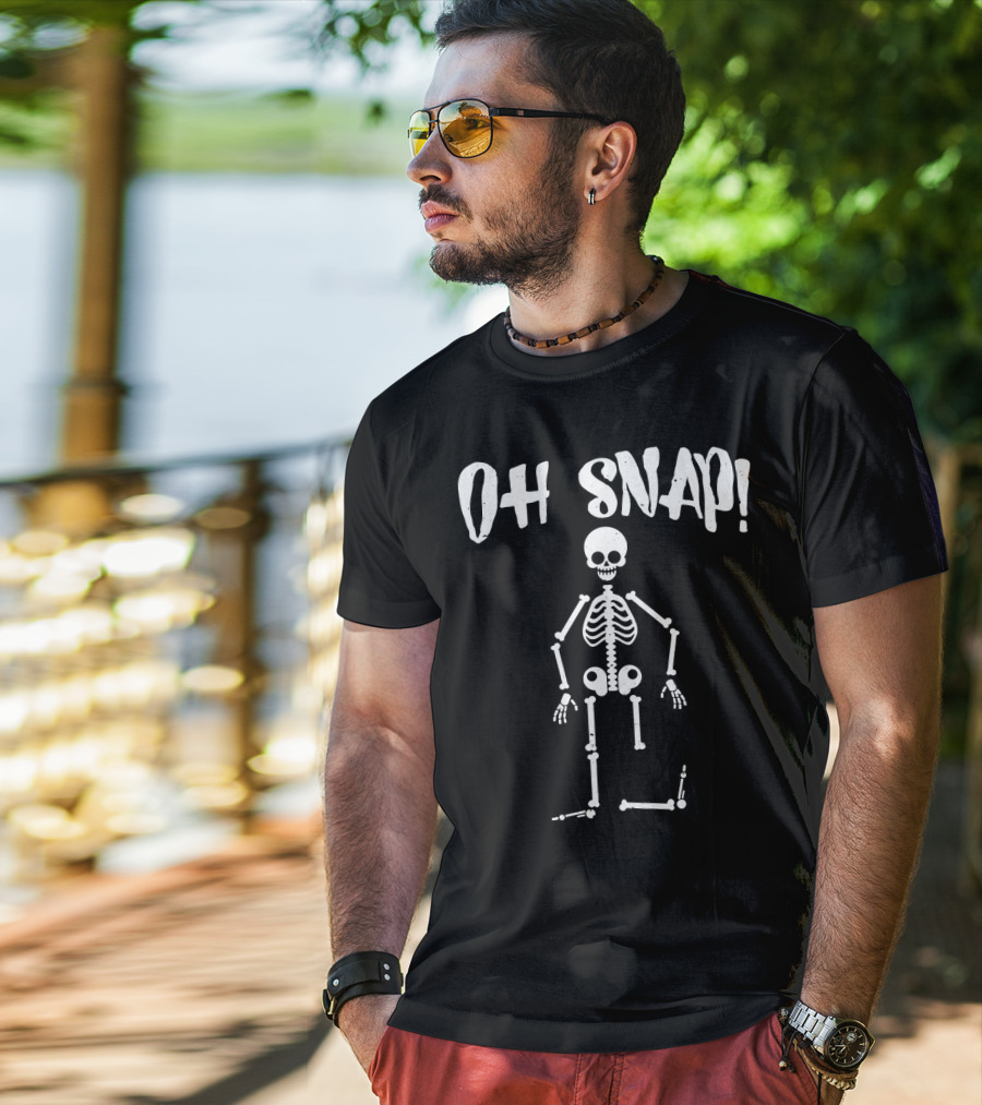 Oh Snap Funny Halloween Skeleton Style With Missing Leg T-Shirt