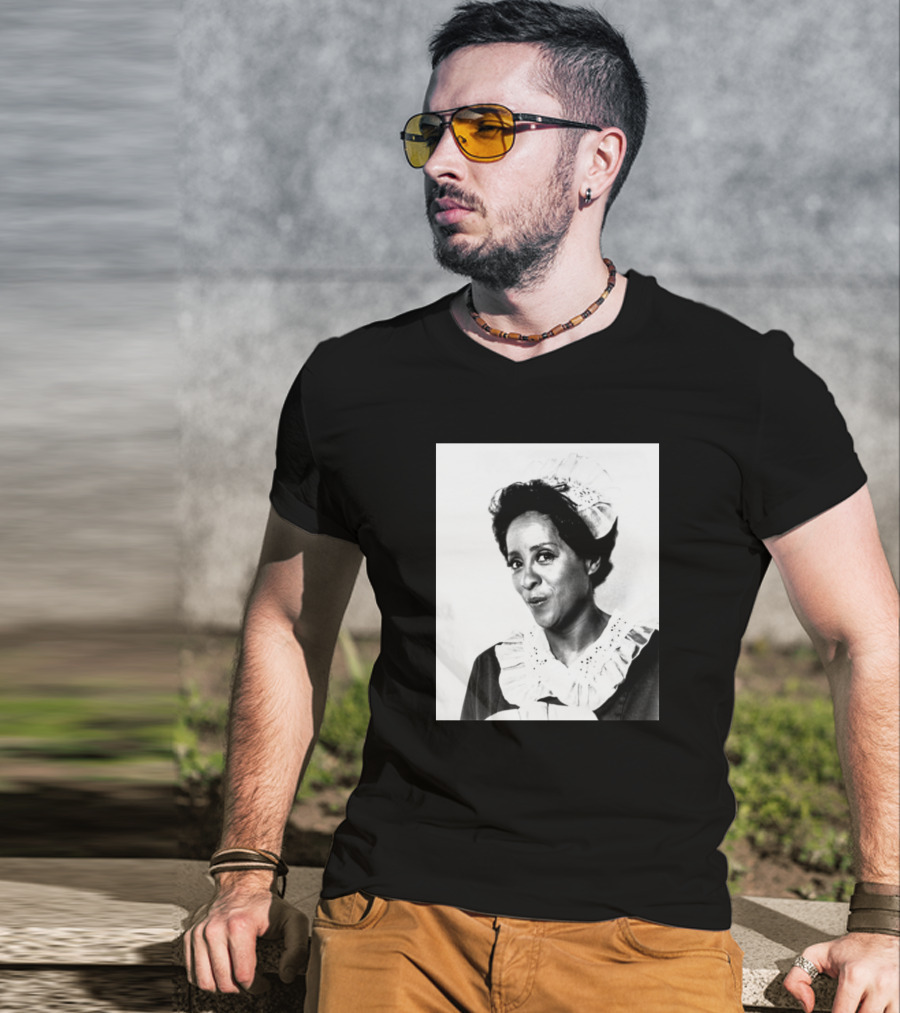 Marla Gibbs Signed Photo T-Shirt