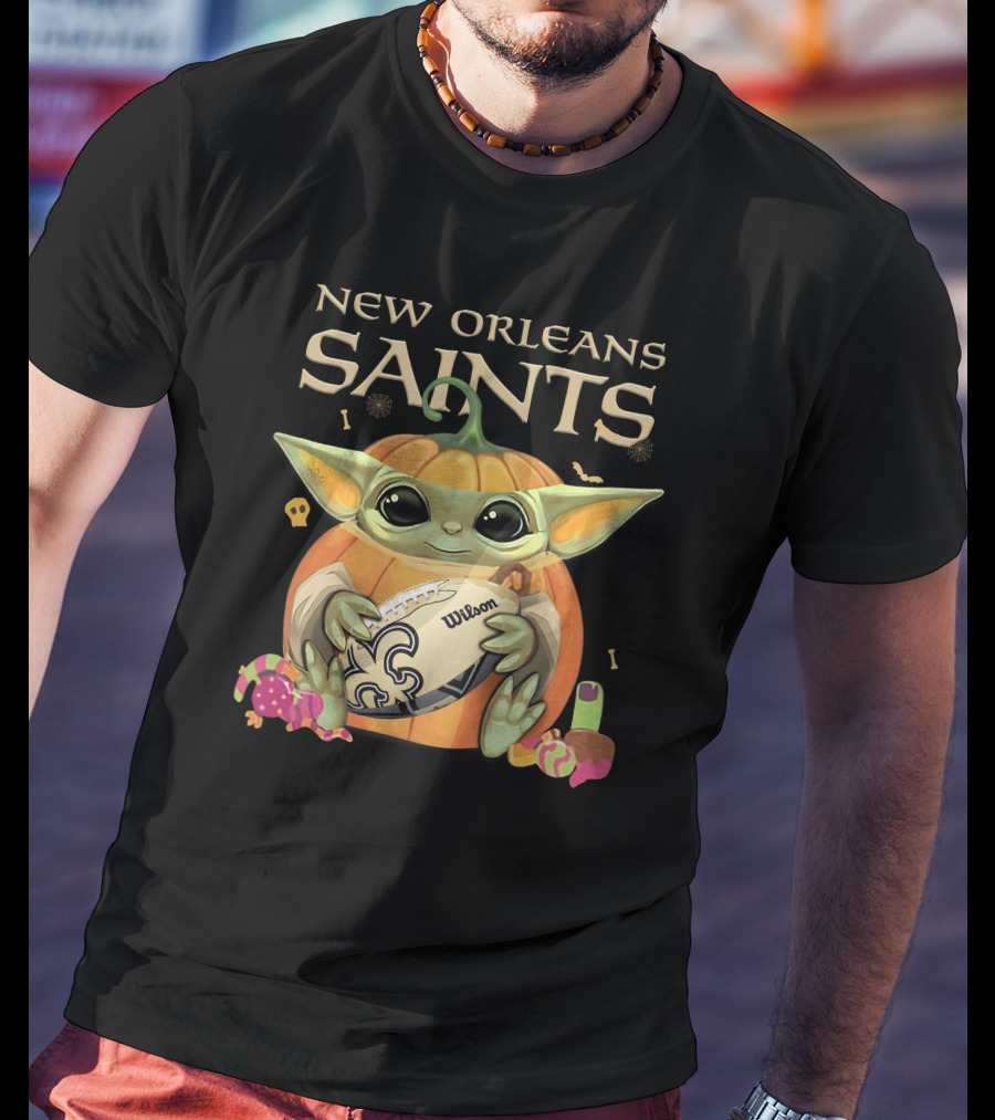 Yoda New Orleans Saints Halloween Football Pumpkin Wilson Ball T-Shirt