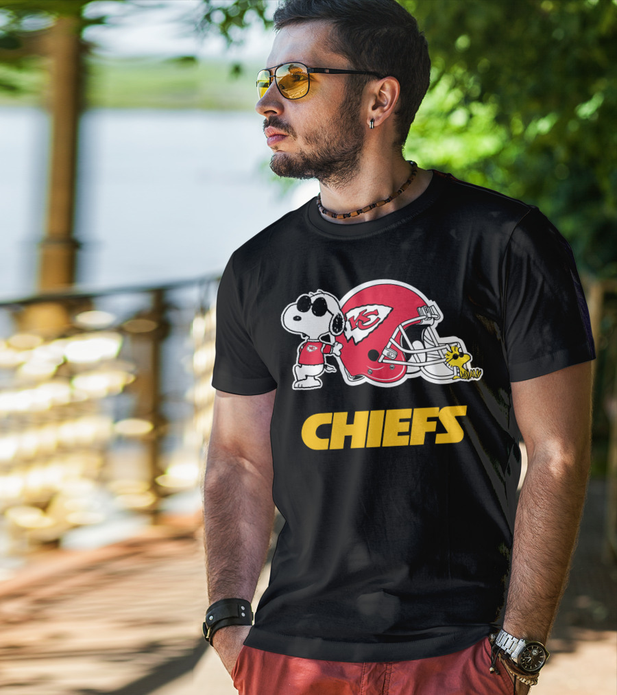 Kansas City Chiefs Snoopy Joe Cool Woodstock Helmet Chiefs T-Shirt