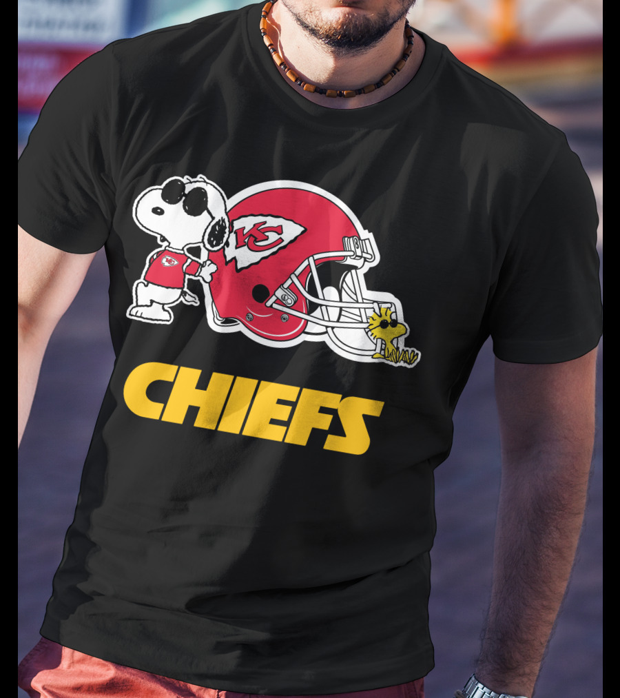 Kansas City Chiefs Snoopy Joe Cool Woodstock Helmet Chiefs T-Shirt