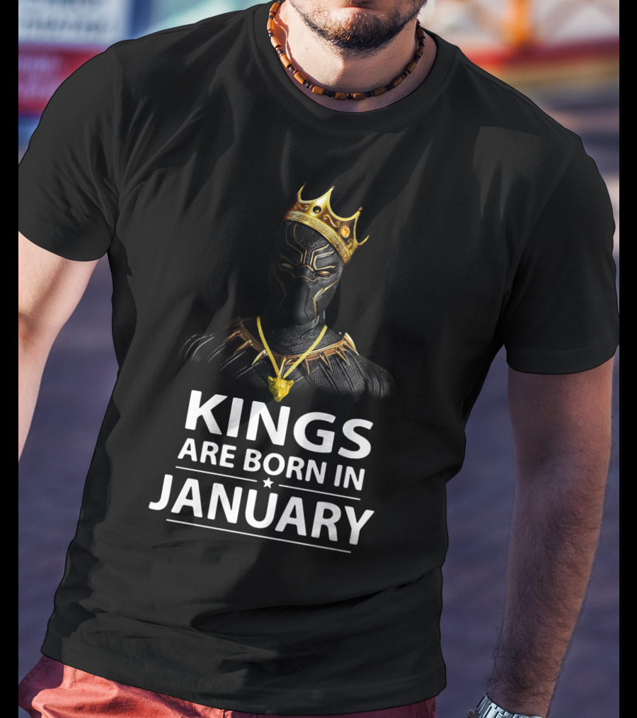 Kings Are Born In January Black Panther With Crown And Necklace T-Shirt
