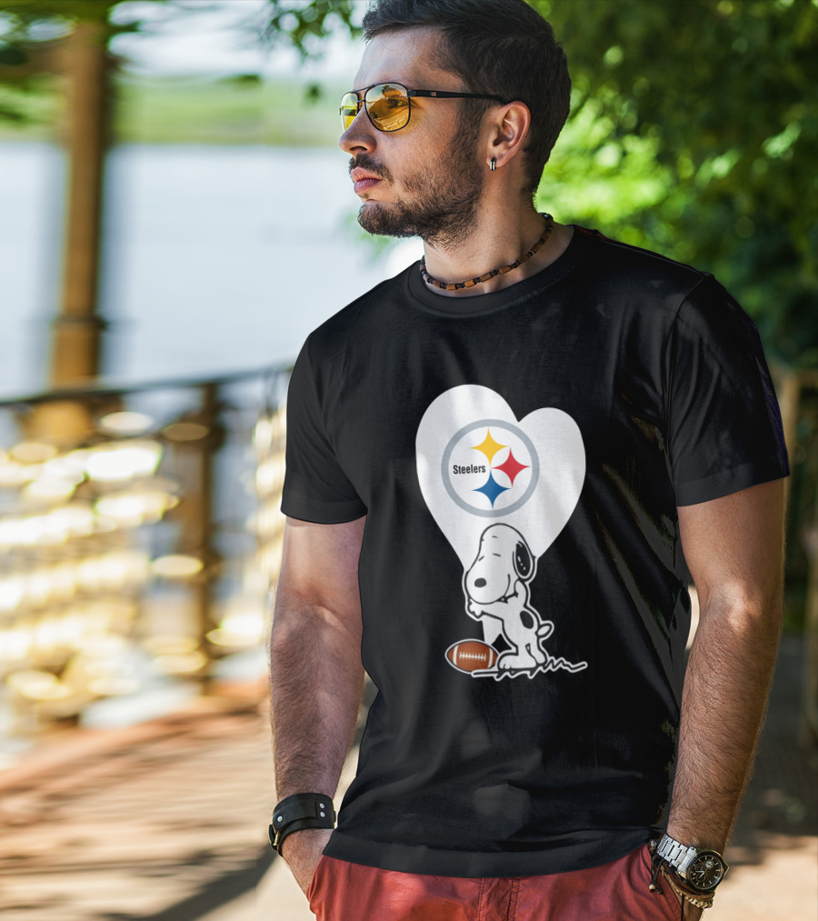 Pittsburgh Steelers Snoopy Heart And Football T-Shirt