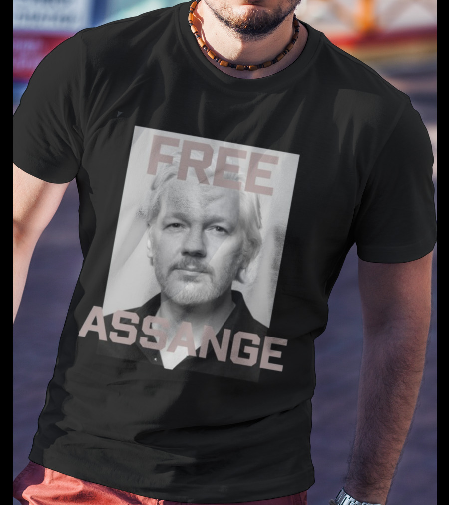 Kari Lake Wearing Free Assange T-Shirt