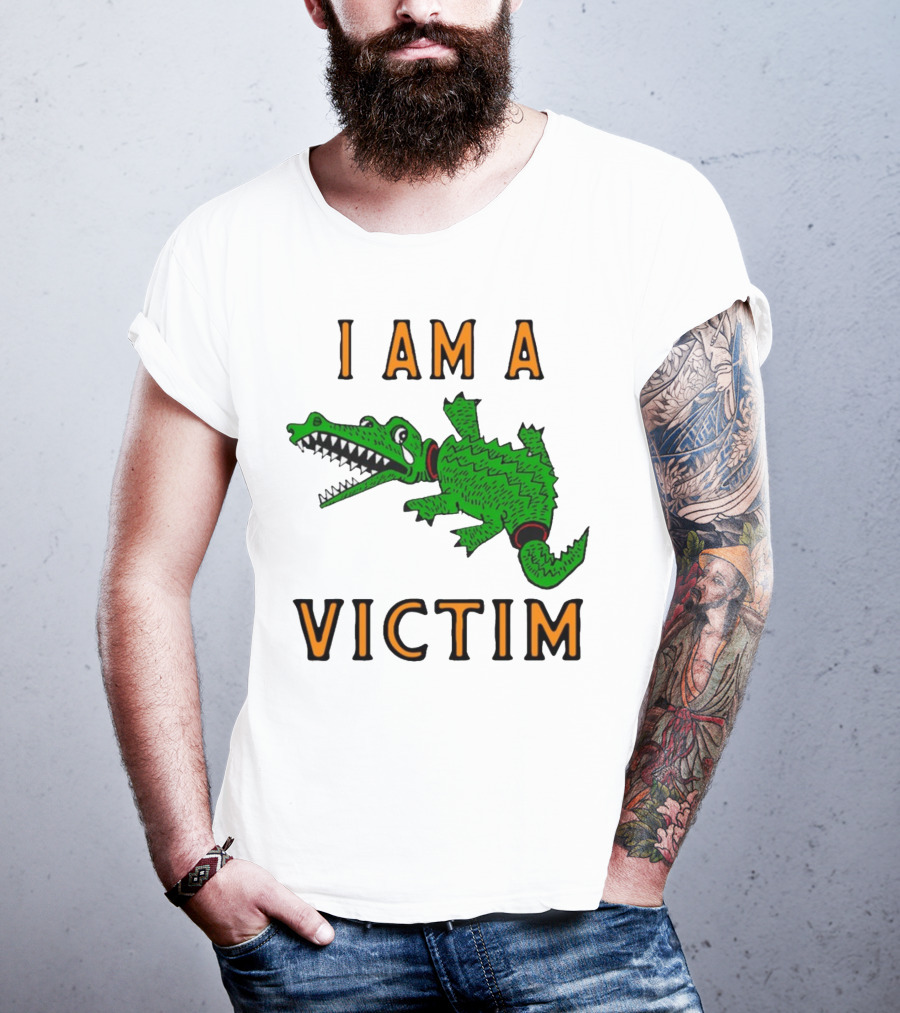 I Am A Victim Green Crocodile Cartoon T-Shirt