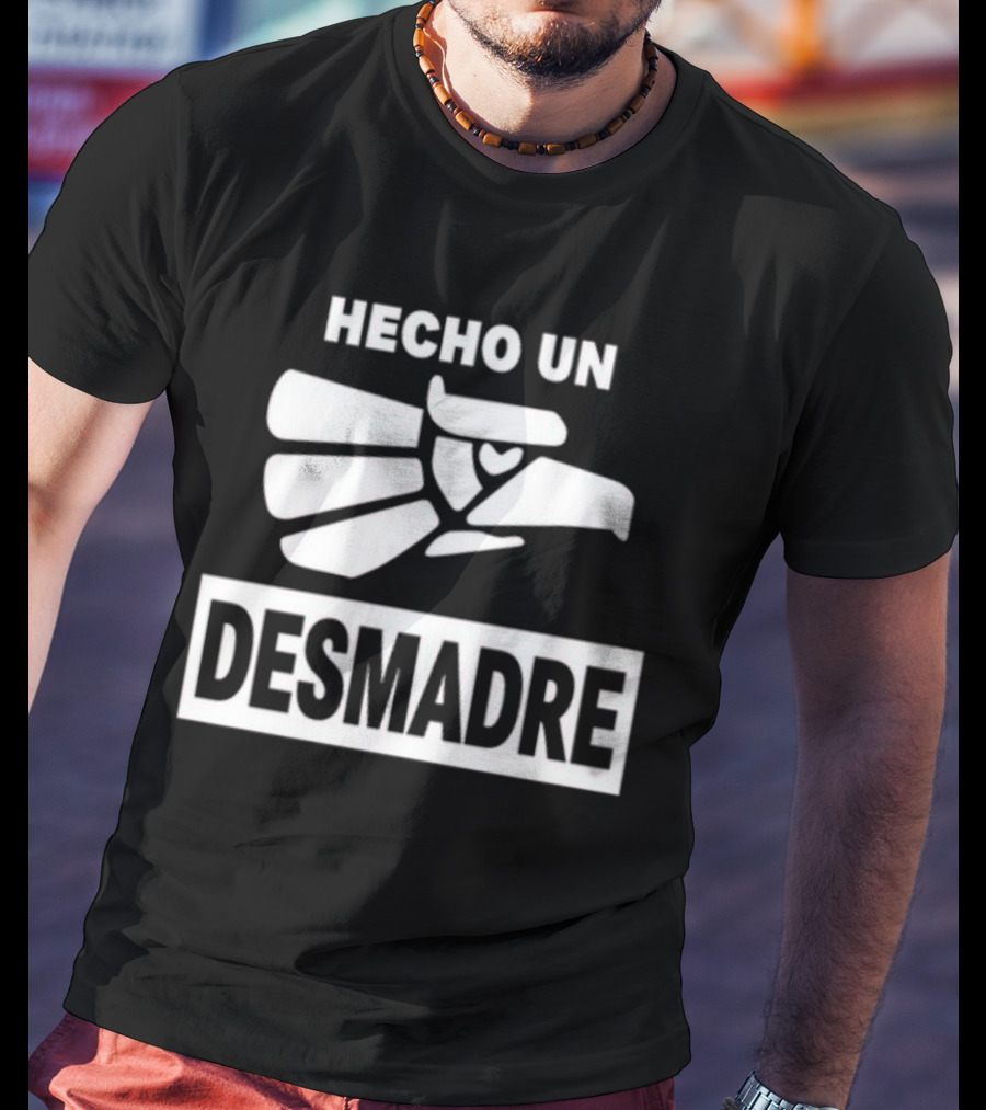 Hecho Un Desmadre Laura Martínez Aguila Mexicana Iconografía Expandida T-Shirt