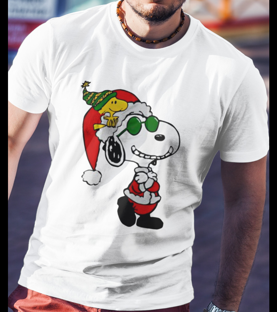 Snoopy And Woodstock Peanuts Merry Christmas Santa Hat And Sunglasses T-Shirt