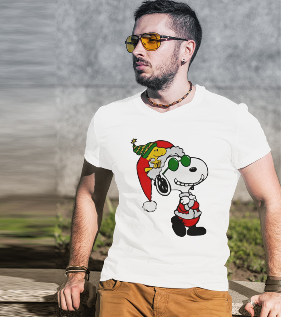 Snoopy And Woodstock Peanuts Merry Christmas Santa Hat And Sunglasses T-Shirt