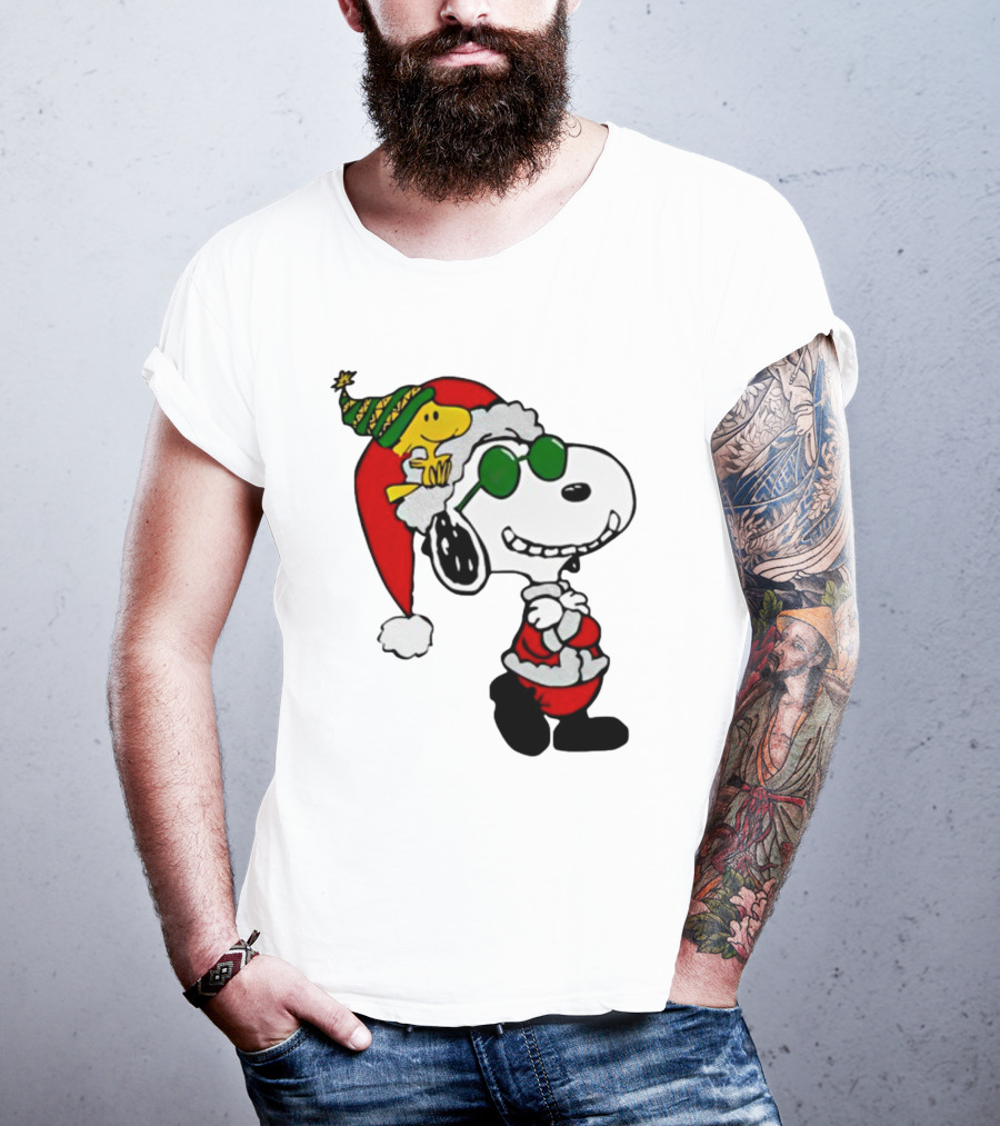 Snoopy And Woodstock Peanuts Merry Christmas Santa Hat And Sunglasses T-Shirt