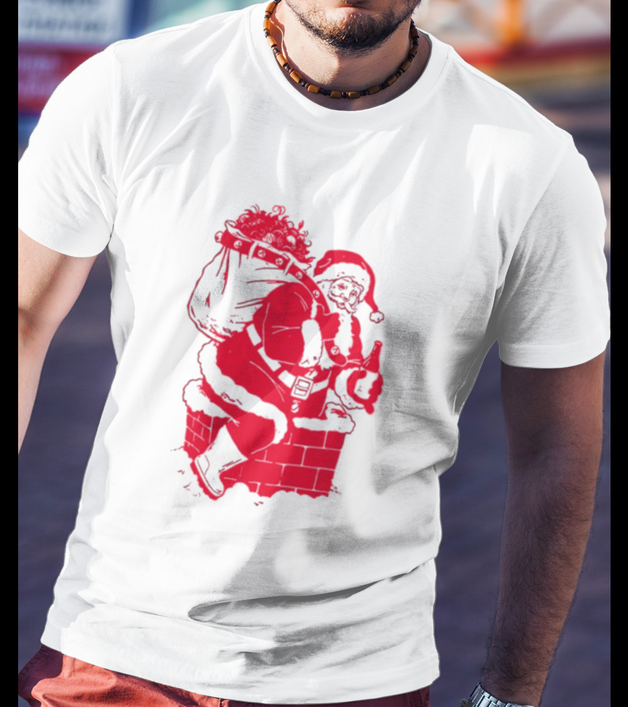 Santa Claws Funny Cat Christmas Beer Chimney Scene T-Shirt