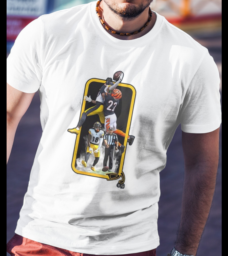 DJ #18 Big Play Football Match Jump Clash T-Shirt