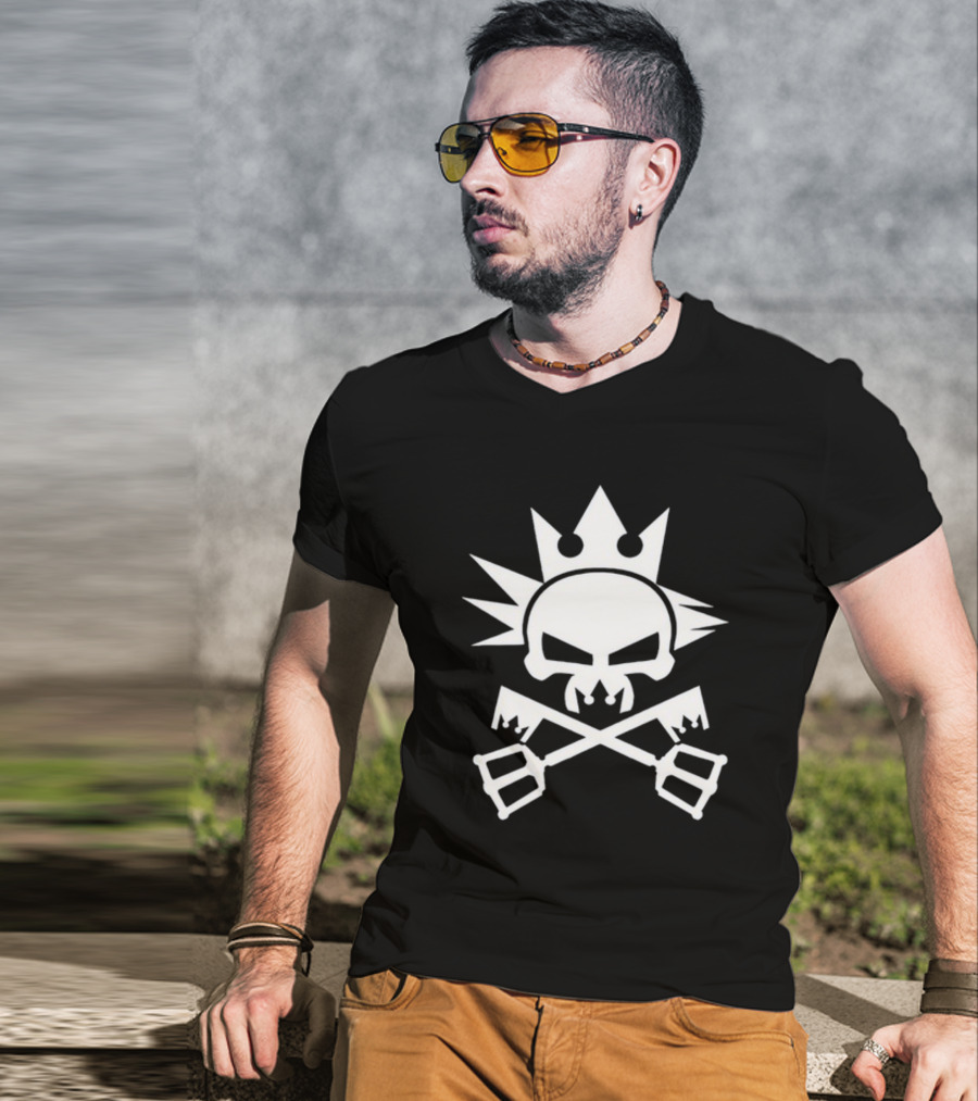 Cynical Yozora Emblem Crowned Skull With Crossed Keyblades T-Shirt