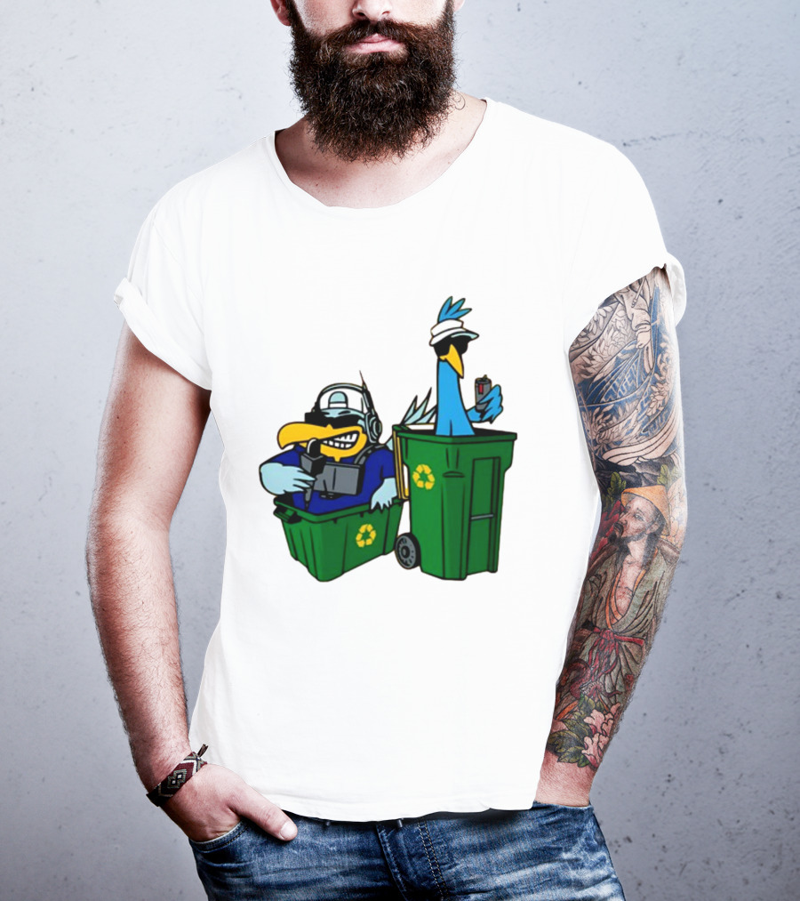 Fairwayjockey Birdie Juice The People’S Birdies Golf Duo Recycling Bins Image T-Shirt