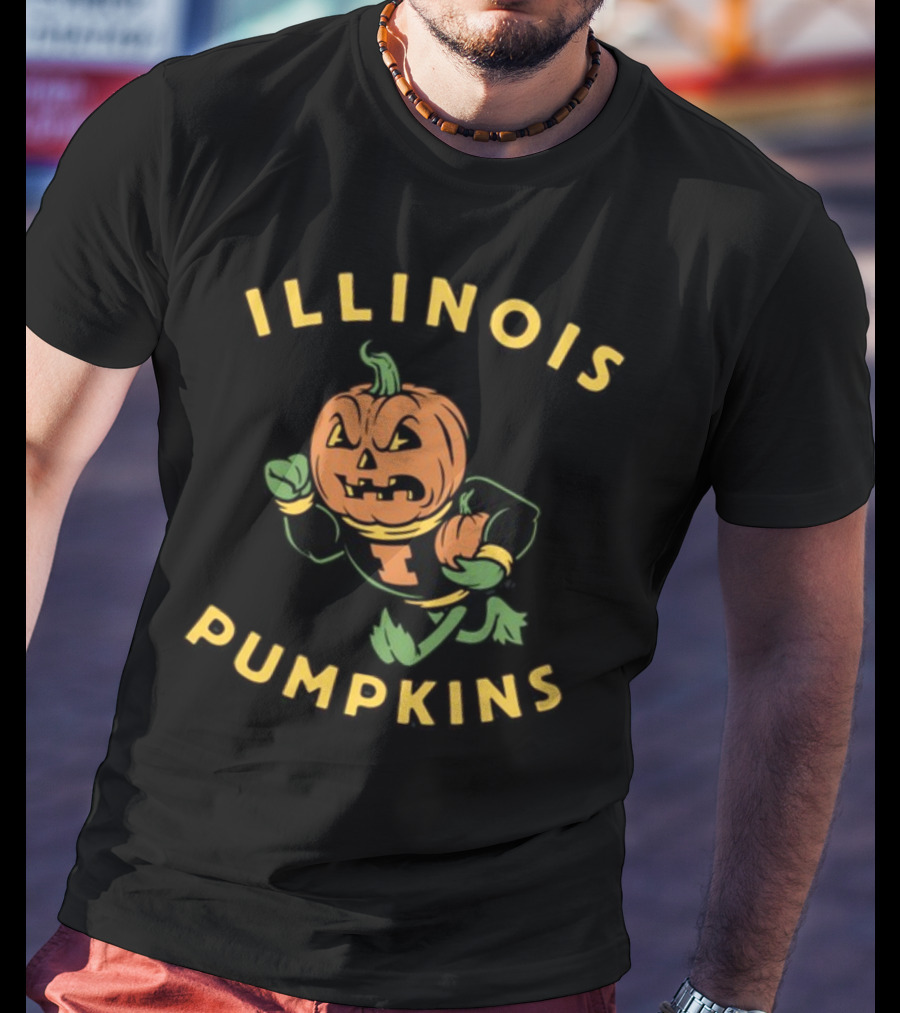 Harebraineddesign Illinois Pumpkins Mascot Creepy Jack-O’-Lantern Football Player T-Shirt