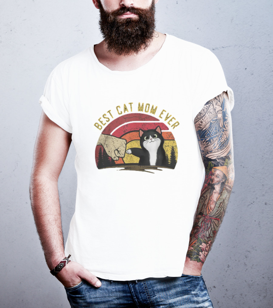 Best Cat Mom Ever Vintage Rainbow Sunset Fist Bump Cat T-Shirt