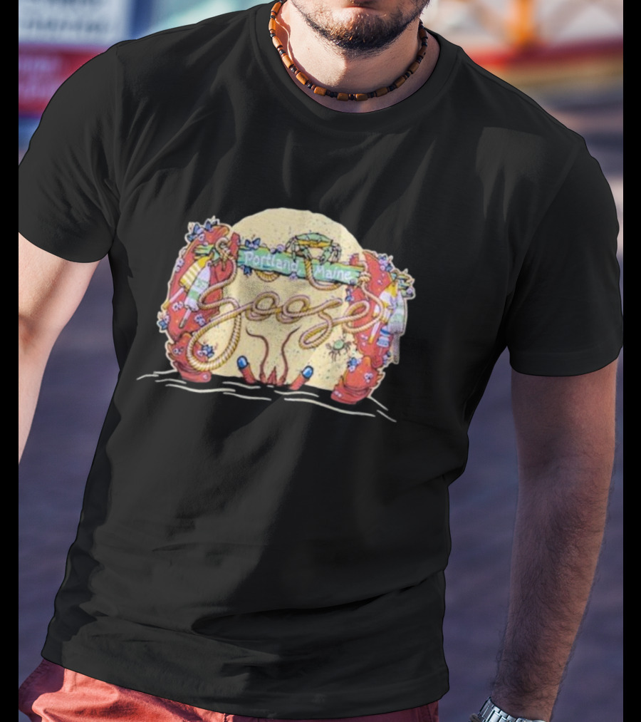 Portland Maine Goose Lobster And Lighthouse Scene T-Shirt