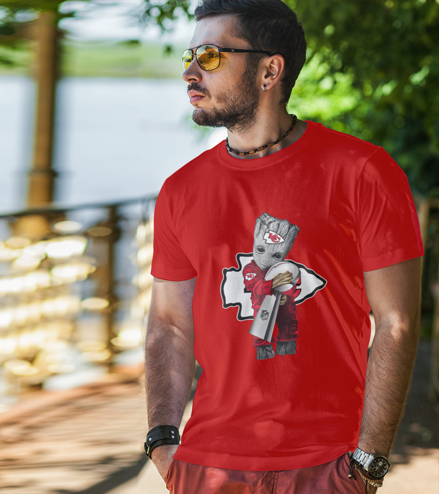 Chiefs Groot Embrace Vince Lombardi Trophy NFL T-Shirt