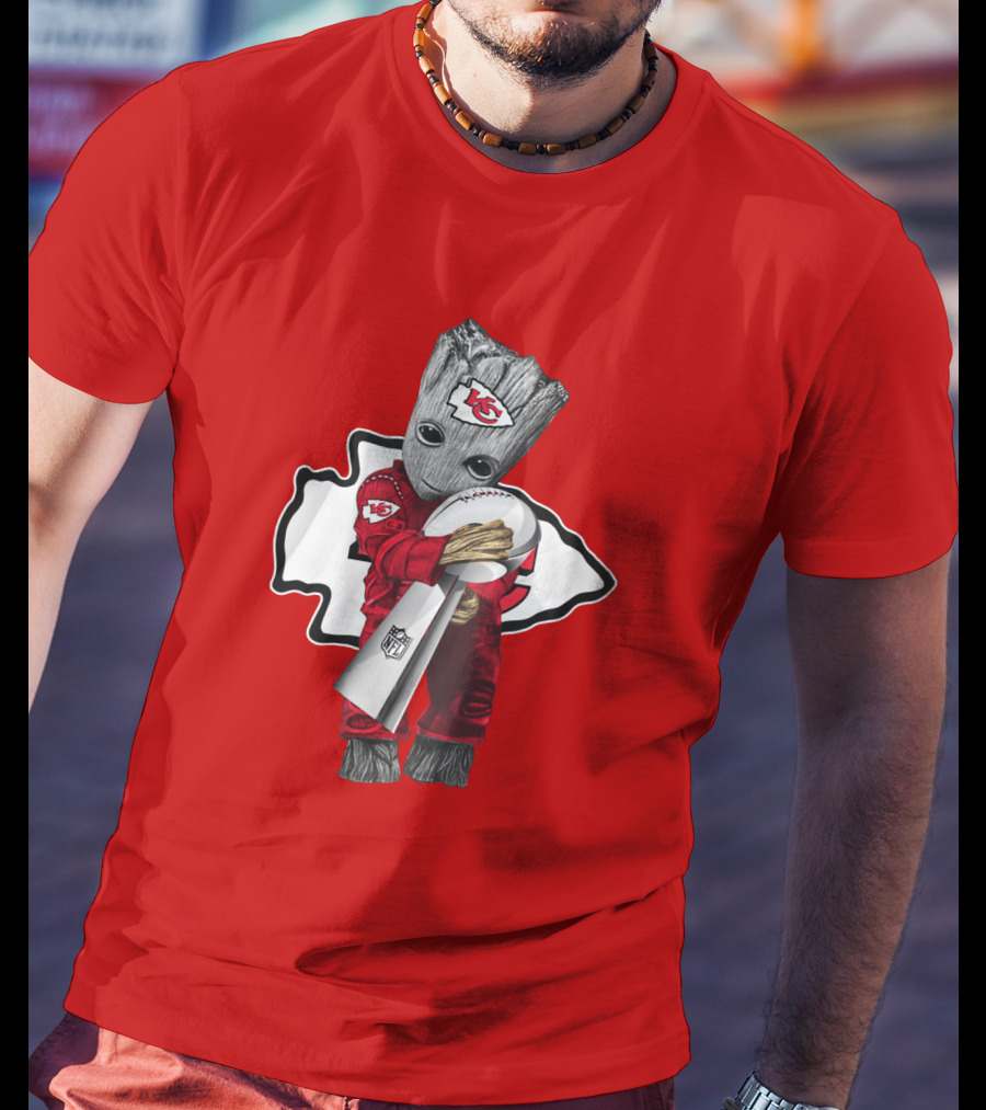 Chiefs Groot Embrace Vince Lombardi Trophy NFL T-Shirt