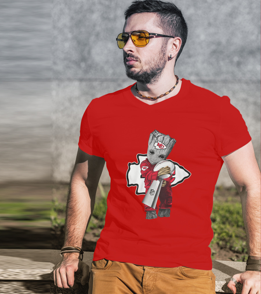 Chiefs Groot Embrace Vince Lombardi Trophy NFL T-Shirt