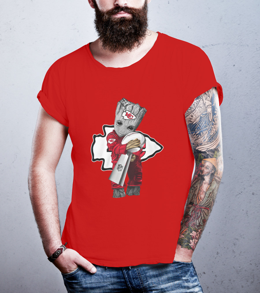 Chiefs Groot Embrace Vince Lombardi Trophy NFL T-Shirt