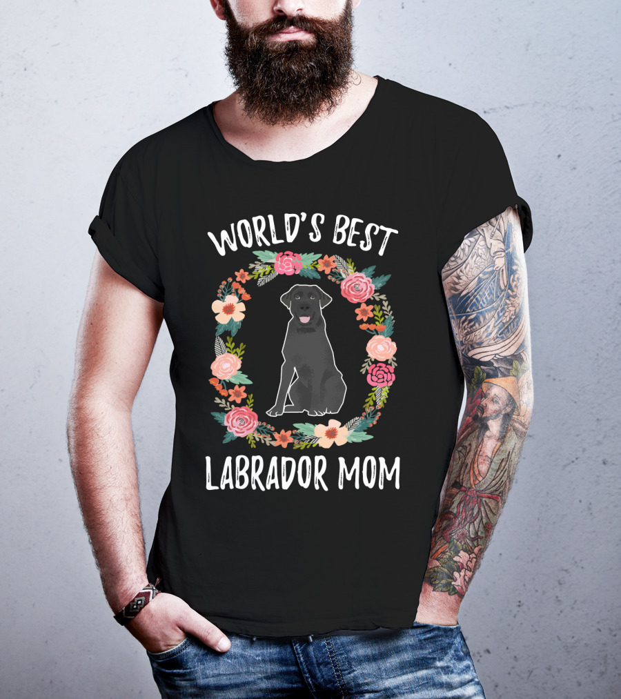 World's Best Labrador Mom Black Labrador Floral Wreath T-Shirt
