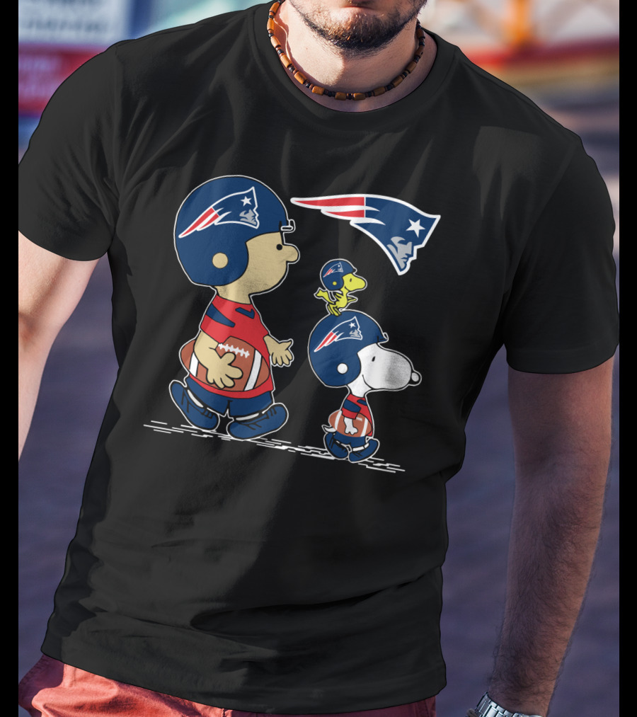 New England Patriots Peanuts Christmas Football Charlie Brown Snoopy Woodstock T-Shirt