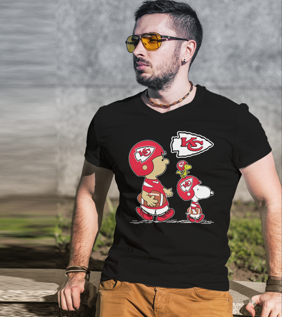Kansas City Chiefs Christmas Peanuts Cute Football Characters T-Shirt