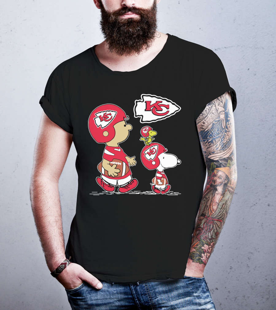 Kansas City Chiefs Christmas Peanuts Cute Football Characters T-Shirt