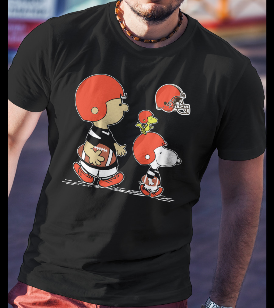 Christmas Peanuts Cute Football Snoopy Charlie Brown Cleveland Browns T-Shirt
