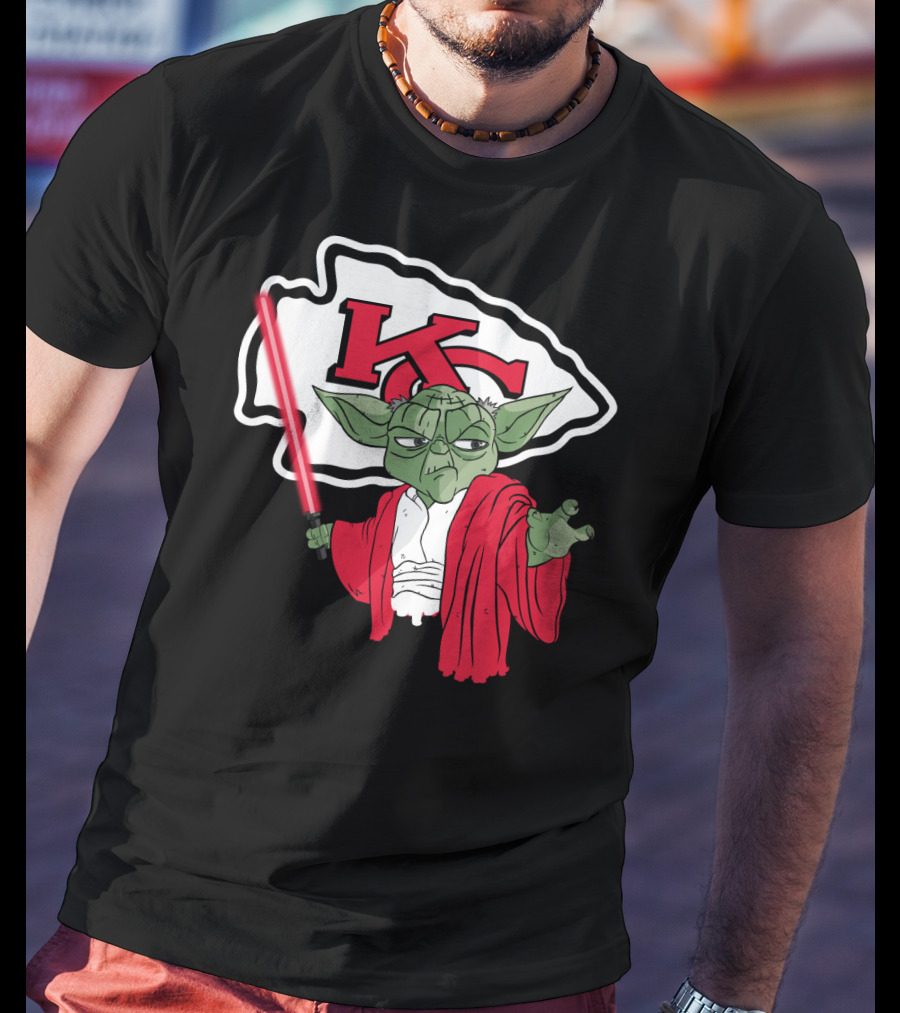 Kansas City Chiefs Yoda Lightsaber Fan T-Shirt