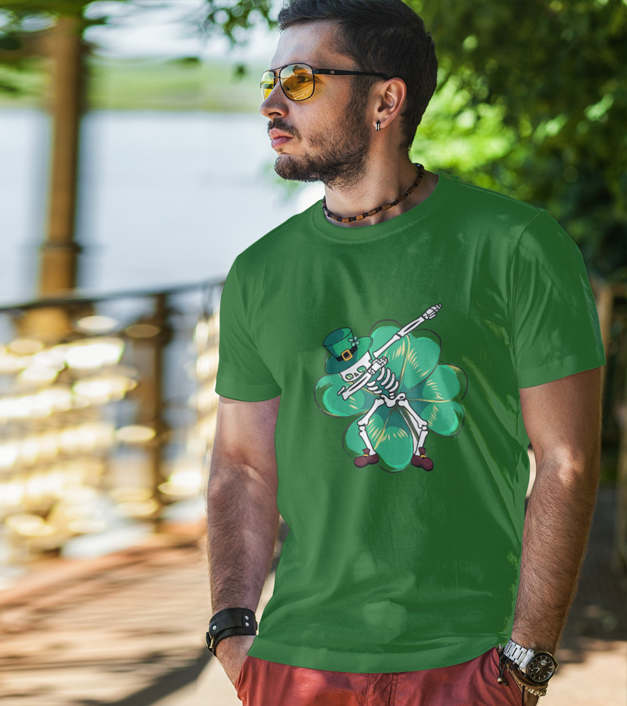 Dabbing Skeleton Leprechaun Shamrock St Patrick's Day T-Shirt