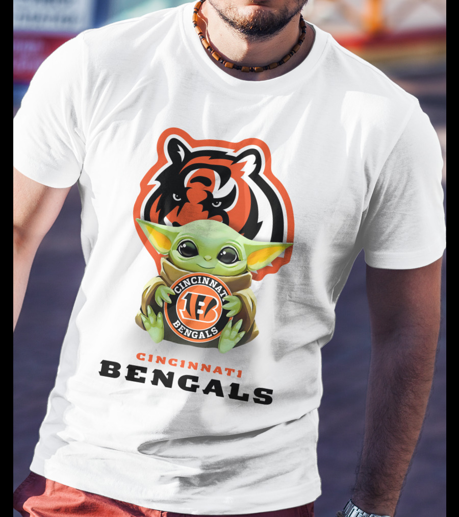 Baby Yoda Hugging Cincinnati Bengals NFL Team T-Shirt