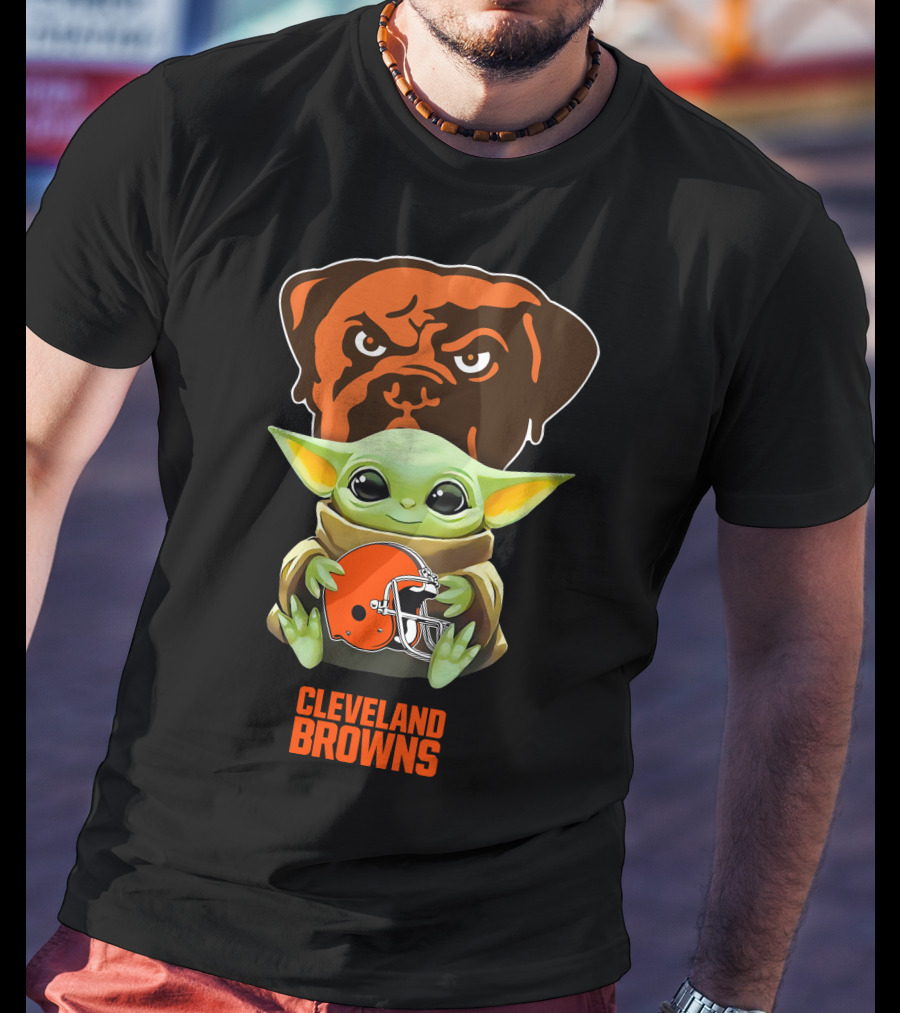 Cleveland Browns Baby Yoda Holding Helmet With Dog T-Shirt