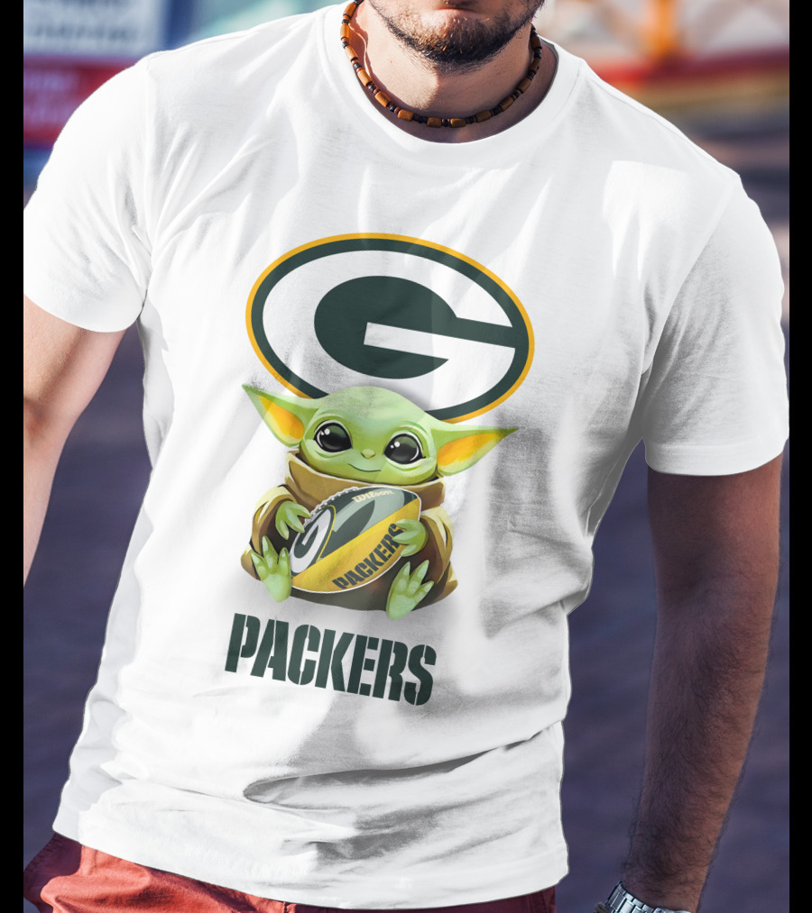 Baby Yoda Packers Hug Green Bay Football T-Shirt