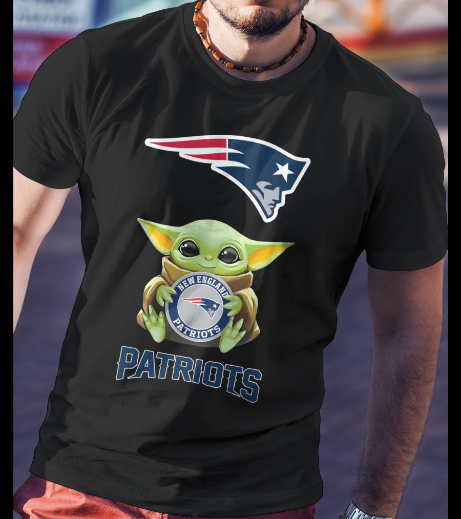 Star Wars Baby Yoda Hugging New England Patriots T-Shirt