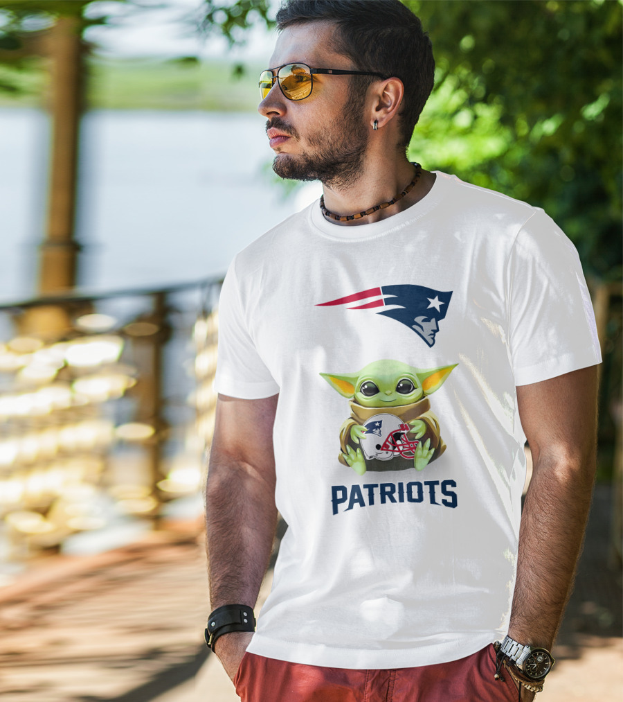 Baby Yoda Holding New England Patriots Helmet Patriots T-Shirt