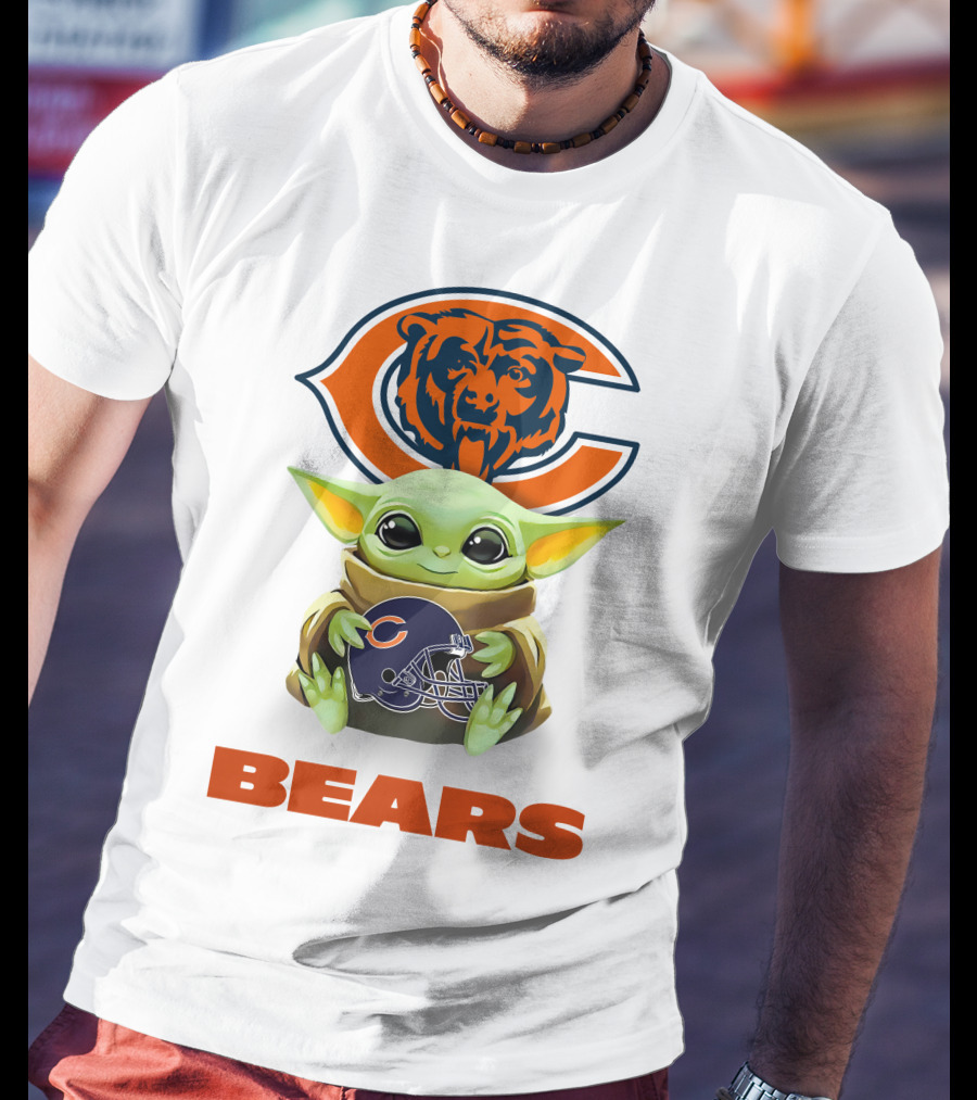 Star Wars Baby Yoda With Chicago Bears Helmet And Logo Bears T-Shirt