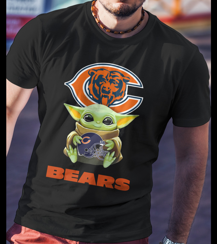 Grogu Holding Chicago Bears Helmet With Bears T-Shirt