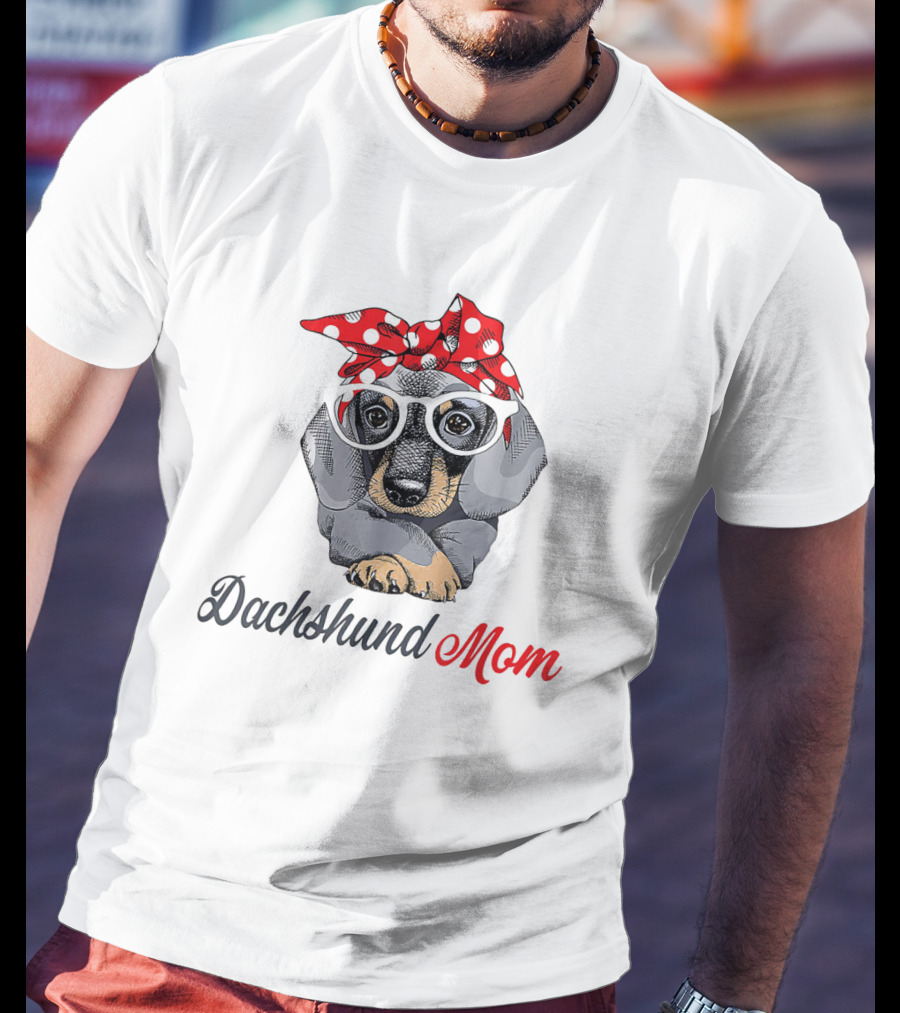 Dachshund Mom With Red Polka Dot Bandana T-Shirt