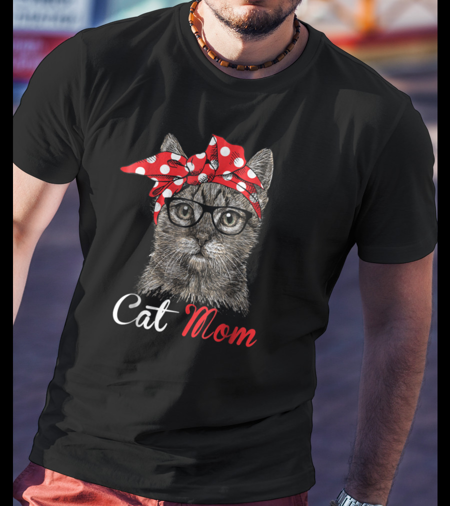Cat Mom Funny Cat With Glasses And Polka Dot Bandana T-Shirt