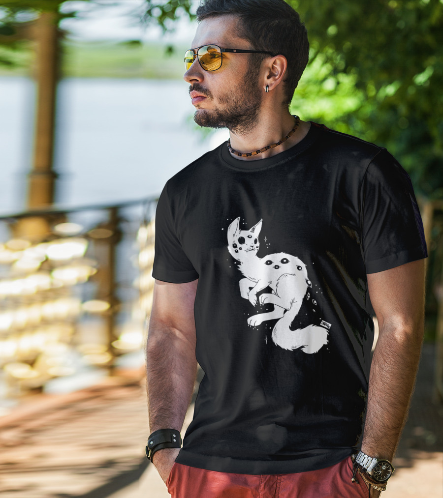 Creepy Cat Multi-Eyed Kawaii Kitty With Stars T-Shirt