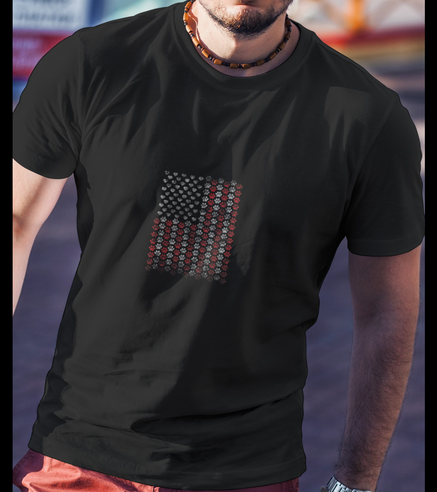 Patriotic Paw Print American Flag For Dog And Cat Lovers Veterans Day T-Shirt