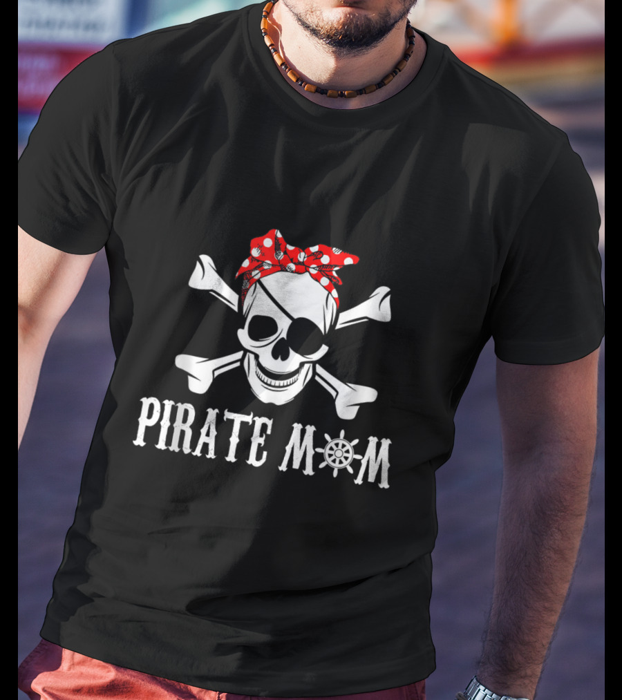 Pirate Mom Skull And Crossbones With Red Bandana And Wheel T-Shirt
