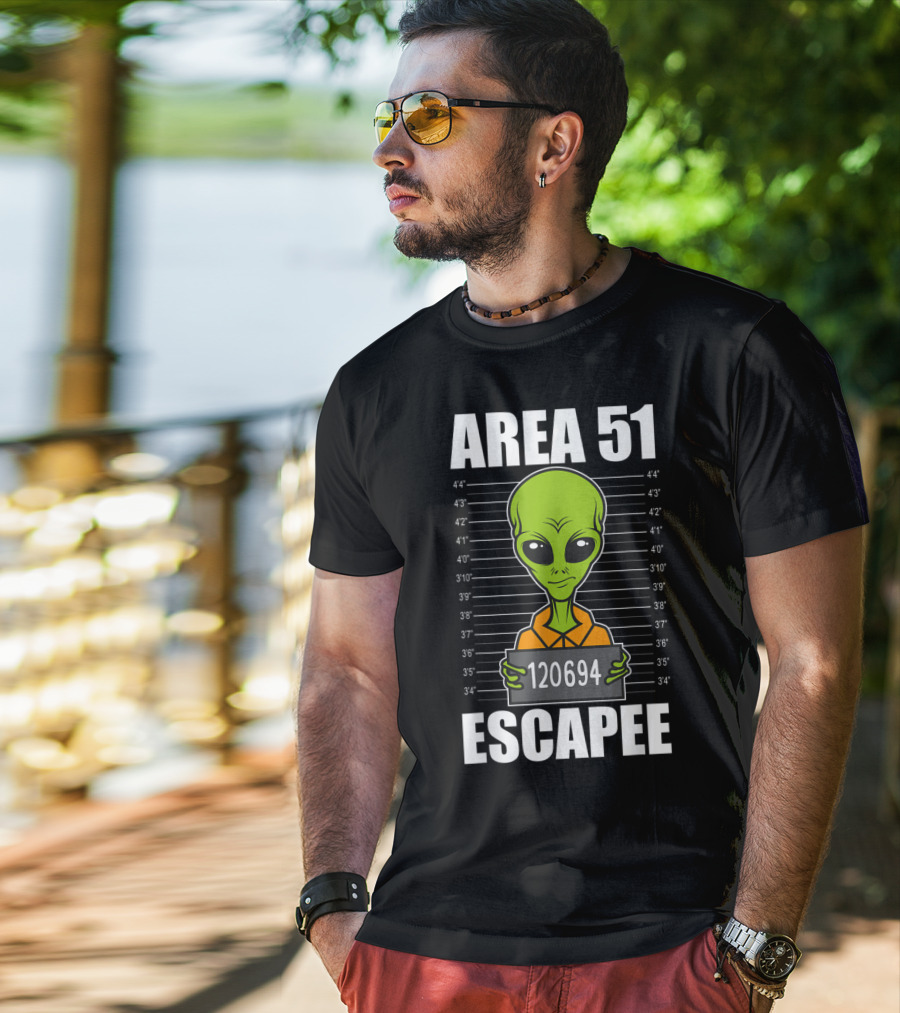 Area 51 Escapee Alien Mugshot With Height Chart T-Shirt