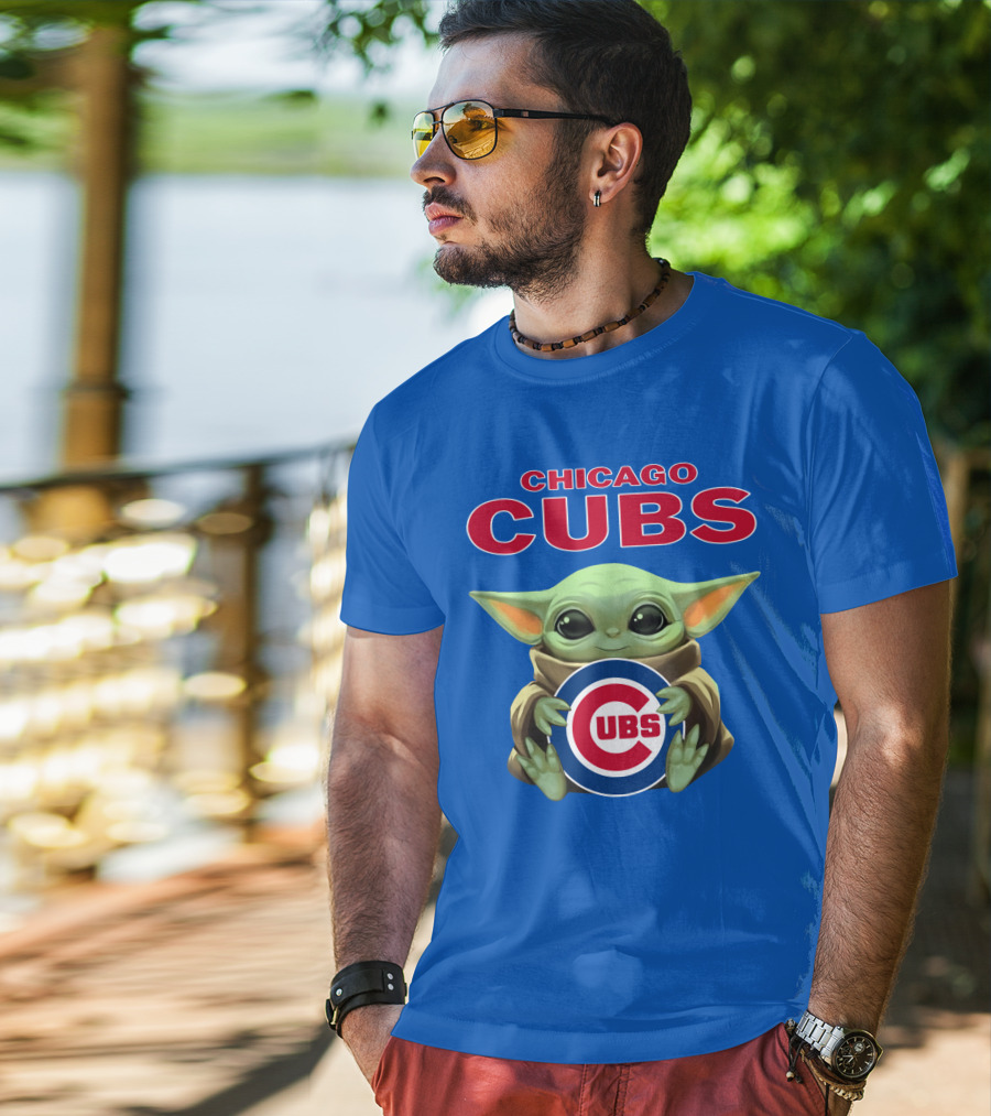 Chicago Cubs Baby Yoda Holding Cubs T-Shirt