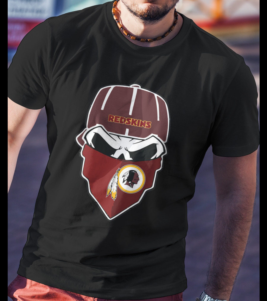 Redskins 06 Skull Bandana With Logo And Red Hat T-Shirt